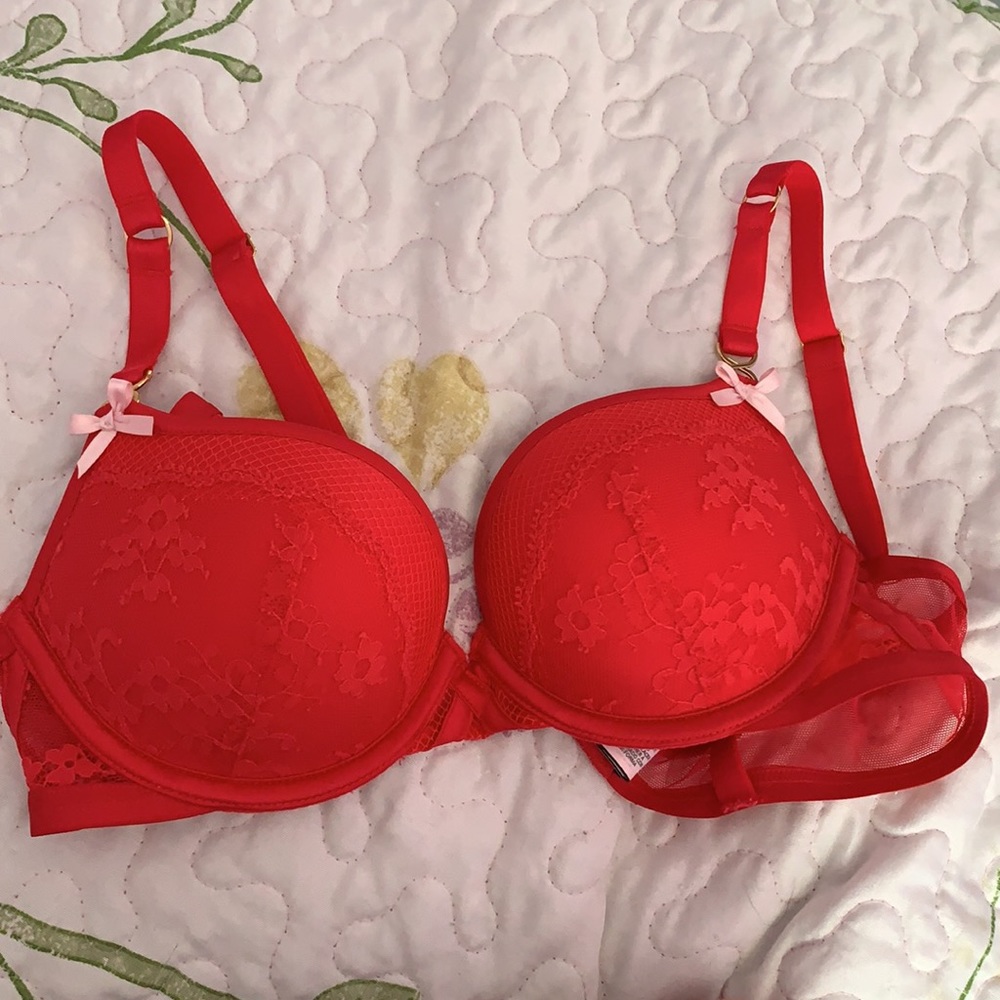 Victoria’s Secret Very Sexy Demi Push-Up Bra